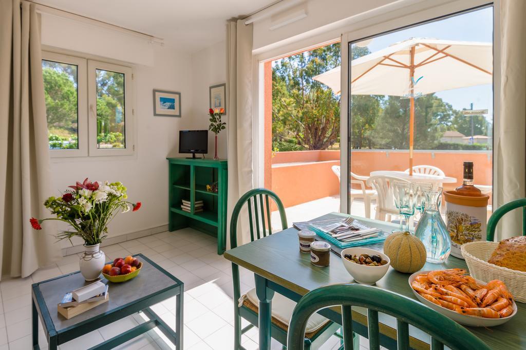 Lagrange Vacances Le Domaine Des Grands Pins Saint-Raphaël 객실 사진